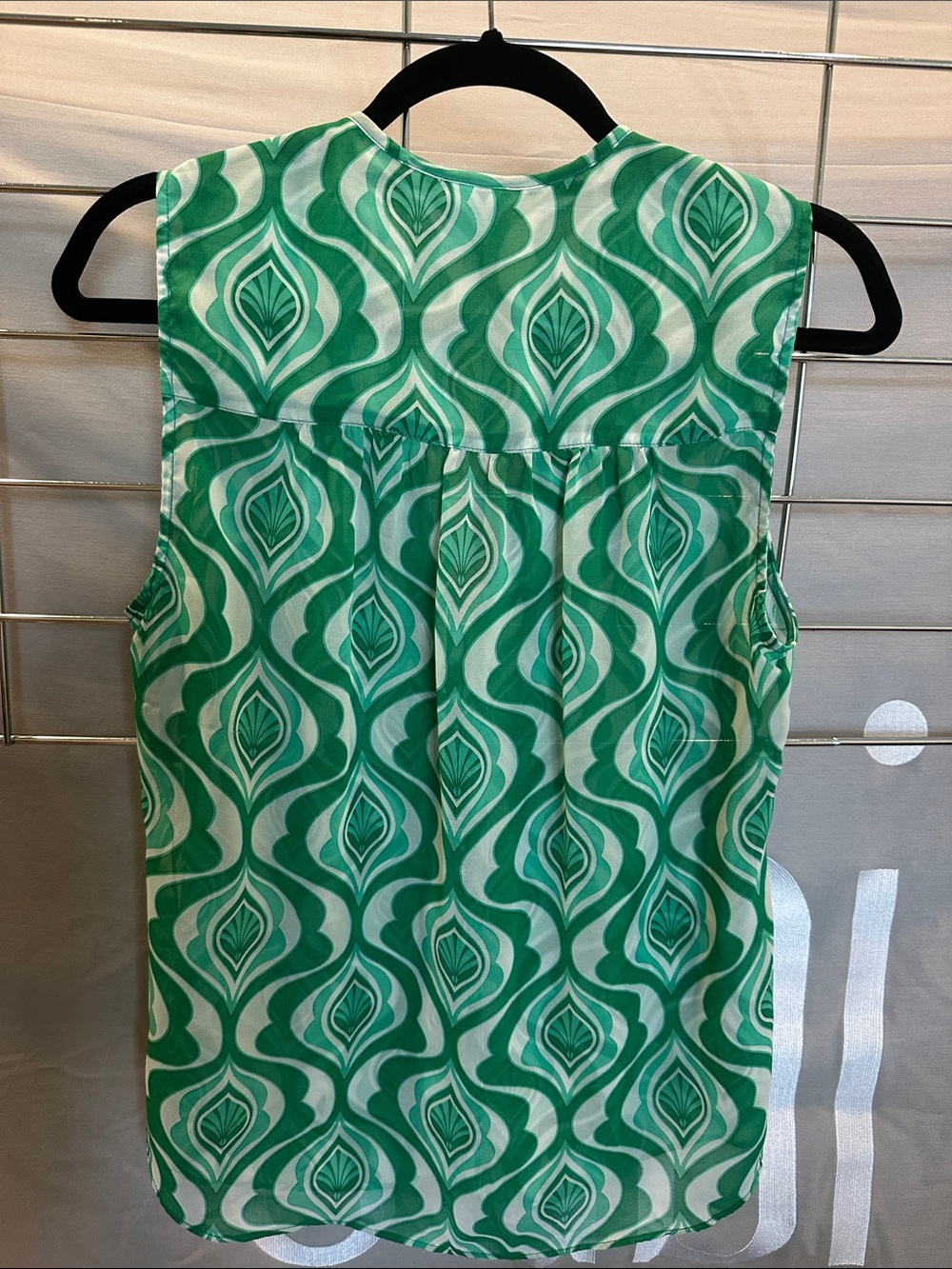 CAbi Green & White Sleeveless Geometric-Print Camisole - Picture 3 of 3